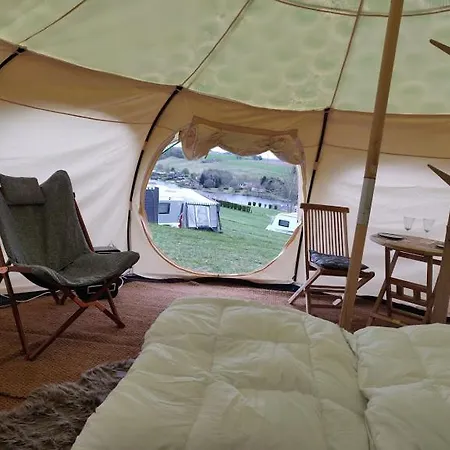 Camping Terrassen & *